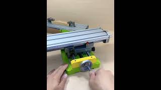 Krížový pracovný stôl 350x100mm zelený hliník