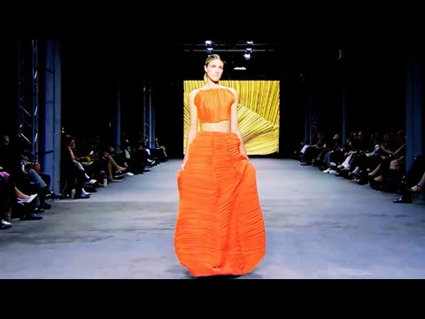 FASHION SHOW (DAPHNE VALENTE SPRING SUMMER 2025 COLLECTION, SS25 | ATHENS FASHION WEEK )