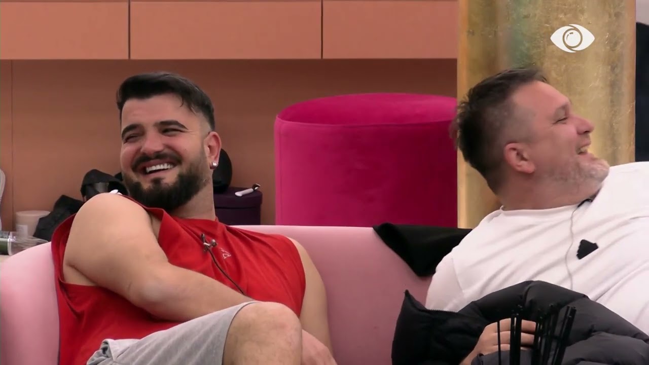 Plas gallata në shtëpi/ Albi dhe Gazi ngacmojnë Julin: Atmosferë p*rdhësh, u ciflos vaska