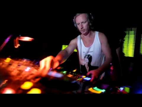 Dj Hell - Live @ Fou D Amour Bar Tausen Berlin 27.06.2009