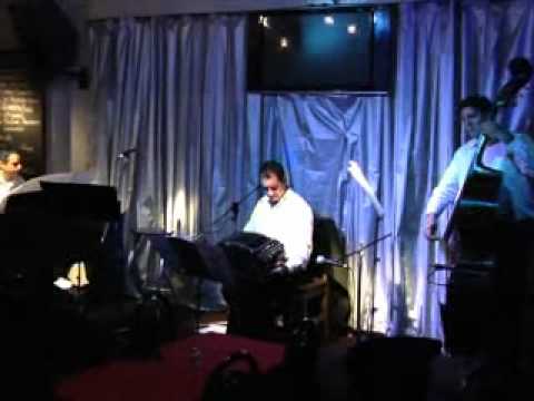 Carlos Corrales Trío en el Club Lounge