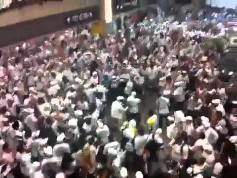 Torcida do Santos se despede do time no Aeroporto de Guarulhos