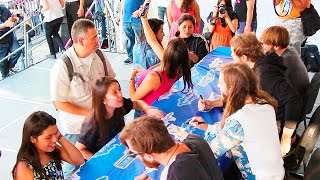 Imagine Dragons Firma de Autógrafos Cuicuilco (1/5) | Xperiences By Showcase | Fans' Choice Awards