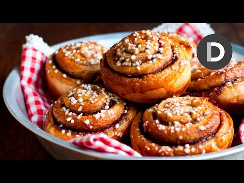 download lagu mp3 mp4 Crunchy Cinnamon Rolls, download lagu Crunchy Cinnamon Rolls gratis, unduh video klip Crunchy Cinnamon Rolls