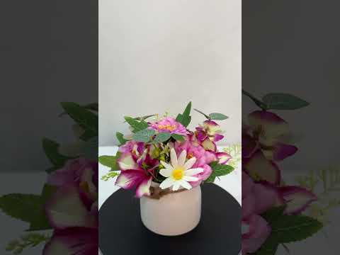 Gambar Forhom Bunga Artifisial Lily Tea Dengan Pot 17x17x15 cm Random