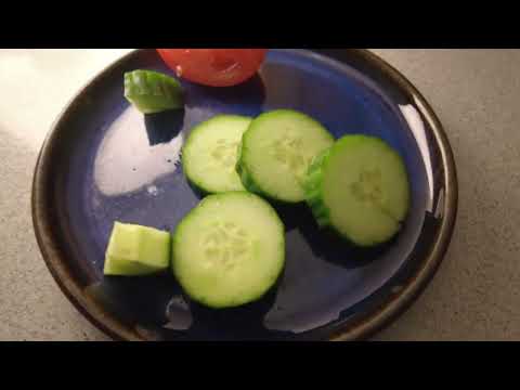 MongoTV_8524 - Min Aftensmad - TOMAT - AGURK - RØDE VINDRUER