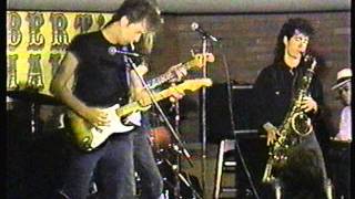 Baby Please Don't Go - 1/2 of The Phantoms jamming in Toronto, July 1990