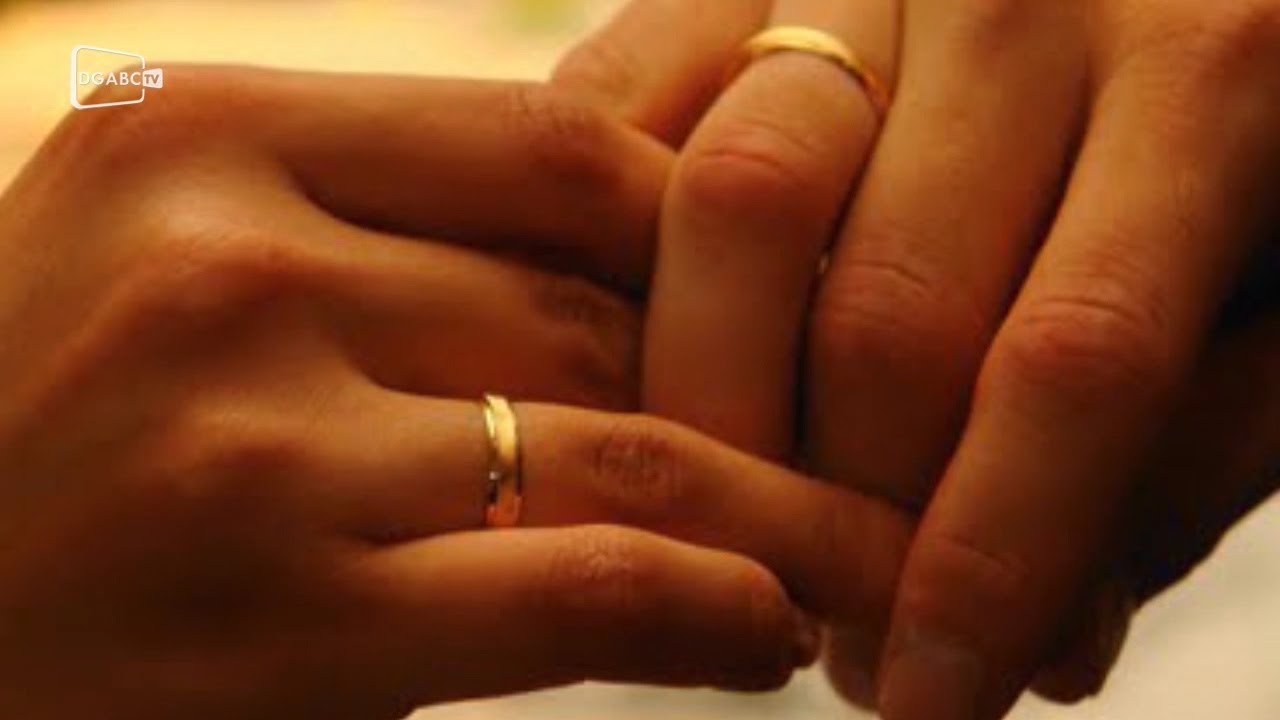 O símbolo do amor sempre está em alta. Você já escolheu sua aliança?; veja vídeo 