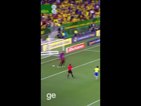 RAPHINHA COBRA PÊNALTI E ABRE O PLACAR PARA O BRASIL CONTRA A COLÔMBIA #shorts | ge.globo