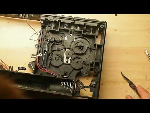 Radiomagnetofon ze śmieci - RM-407 "Emilia" - część trzecia - demontaż mechanizmu magnetofonu