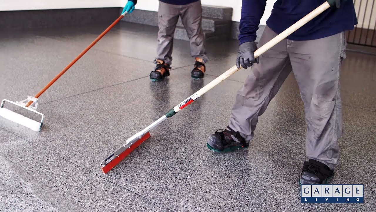 Polyaspartic Floor Coating Requires 60-Minute Cure After Flake Application