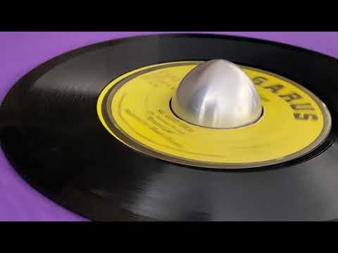 BRUCE LEE Backed By BLACK ROOTS ~ Se God Deh