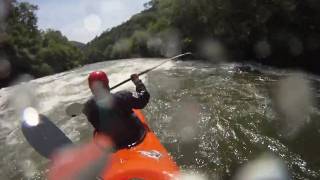 preview picture of video 'Grumpys Rapid at the Ocoee River Put-In in a K2'