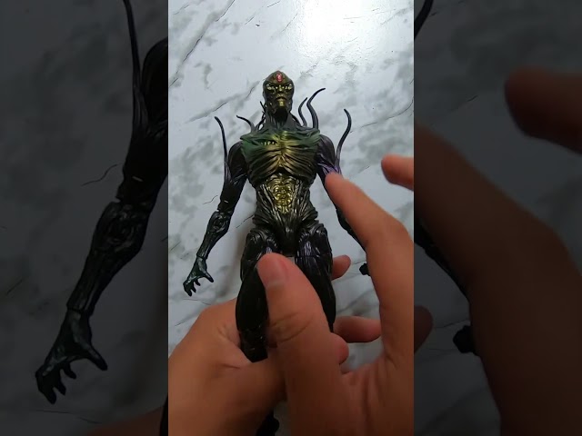 Vídeo relacionado con Hasbro Marvel Eternals Legends Deluxe, Kro, Figura de Acción Original, Villano, Juguetes para Niños, Réplica para Coleccionar, Accesorios Intercambiables