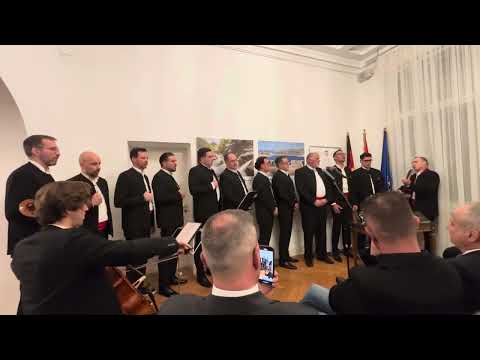 “Stoji grad (Vukovar)” - Klapa Poverello