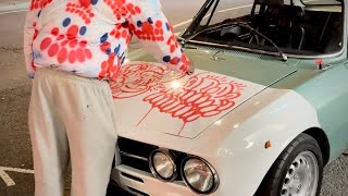 Classic Alfa Romeo gets graffitied in London!