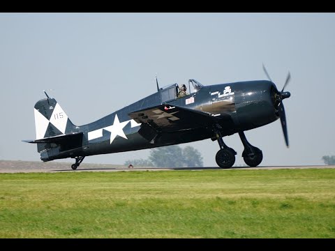 Fagen Fighters WWII - Warbird taxi and flyovers - Grumman F6F Hellcat