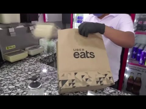 フードデリバリー・ブームが厳しい四半期のUberを支援 (Food delivery boom helps Uber in tough quarter)