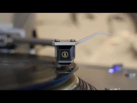 U2 - I Will Follow (1980 HQ Vinyl Rip) - Technics 1200G / Audio Technica ART9