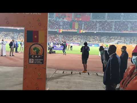RIGOBERT SONG FAIT CRIER LE PUBLIC AVANT LE MATCH DES LIONS A' FACE AU BURKINA F.😂💪🏿🦁🇨🇲