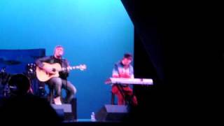 Lee DeWyze sings Dear Isabelle Live at Heritage Theater