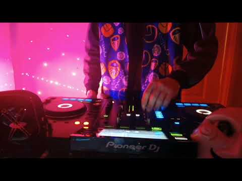 HAPPY HARDCORE  LIVE - 4 YRS LATER'S SET