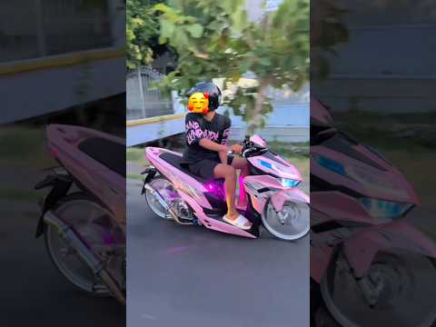 modifikasi vario pink gantenggg 🤩🤩 by: @Varlicaa #variomodifikasi #variohedon #penggunaring17