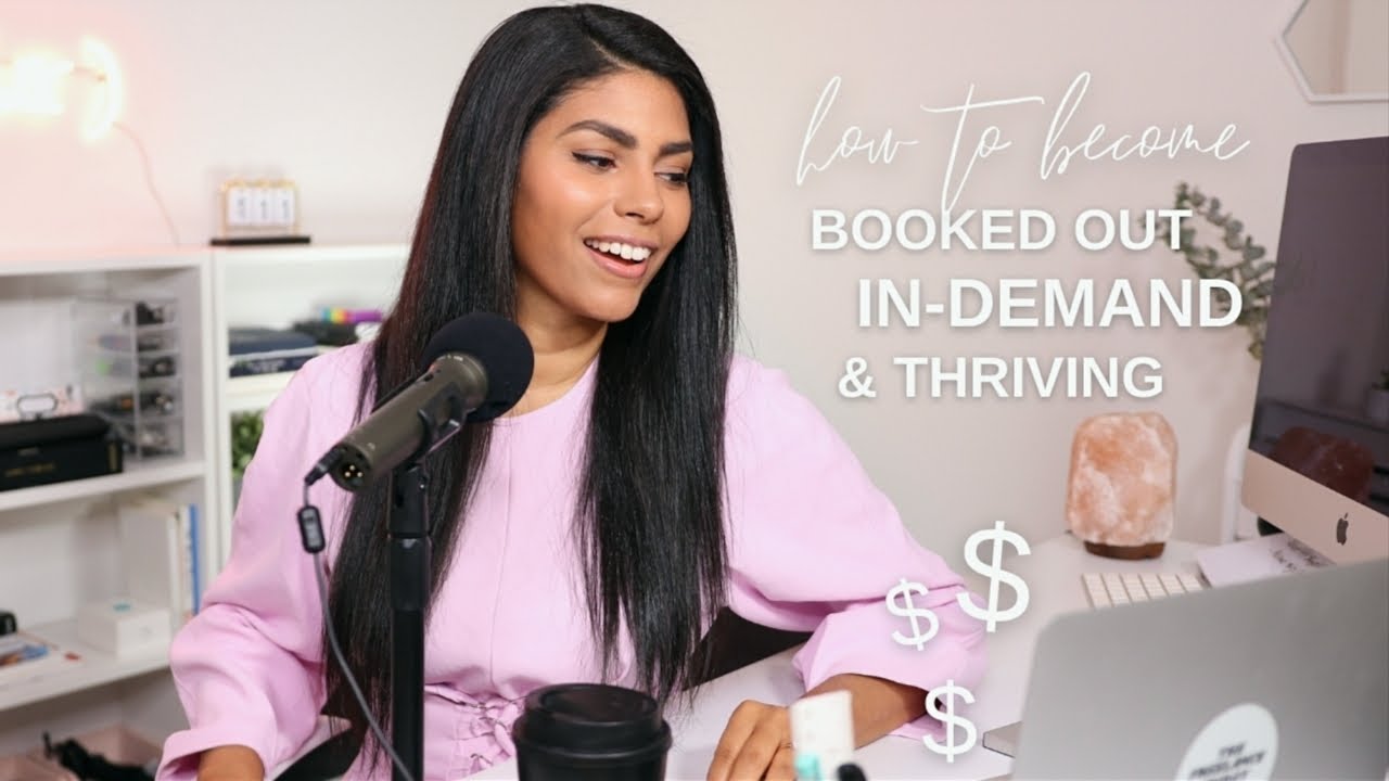 How to Become a BOOKED OUT Social Media Manager