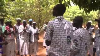 preview picture of video 'Nanoro' (Burkina Faso), ballo improvvisato 20 aprile 2015'