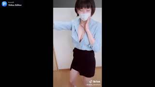 《エロTikTok》シャツの中でやさしく揺れてる