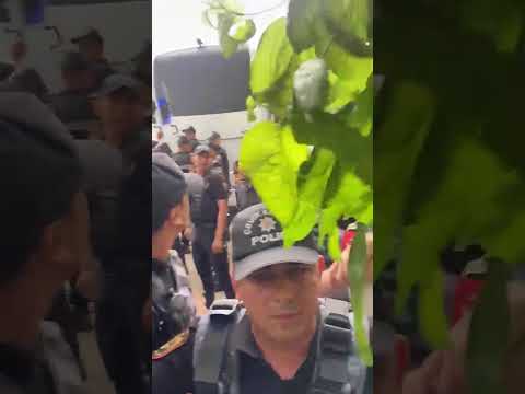 Özel Sektör Öğretmenlerine yönelik Çalışma Bakanlığı önünde polis şiddeti ve gözaltı.