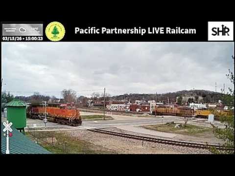 Live webcam view of Pacific Partnership Railcam at 1st Street