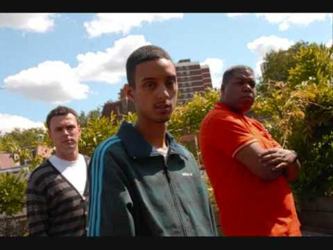 Bless Beats Ft J2K, Lady Chan, Manga & Mega -  Kick Off The Hinges Remix