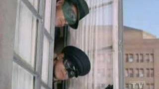 為什麼真人電影版的蝙蝠俠後面都沒什麼出現羅賓