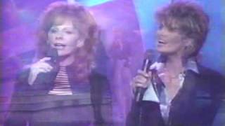 Reba McEntire & Linda Davis - If I Could Live Your Life (LIVE)