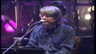 Fabrizio De Andre' in concerto (2 parte) al teatro Brancaccio il 13/14/02/1998 (video live) parte 8