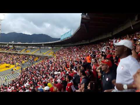 "Si tu gente ya te lo demostro" Barra: La Guardia Albi Roja Sur • Club: Independiente Santa Fe