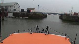 preview picture of video 'River Wyre to Fleetwood Marina Boat Lift'