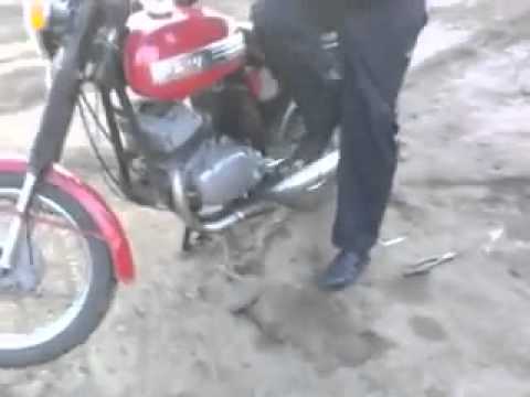 Rosyjski kaskader na motorze