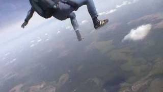 preview picture of video 'Fallschirmspringen in Stupino, Russland'