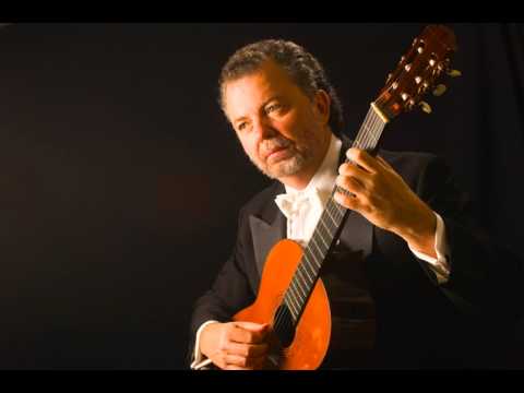 Manuel Barrueco: live concert playing Takemitsu and Bach