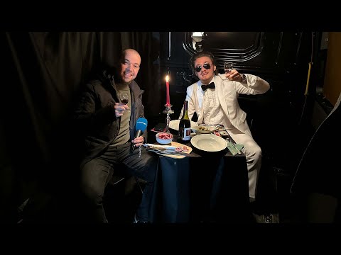 De weeg op - John Tana