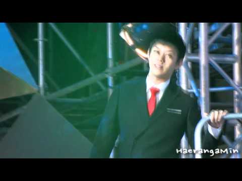 [Fancam] 101231 MBC 가요대제전 Heechul - Sorry, My Gift~♥