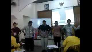 preview picture of video 'Tantangan Calon Ketua dan Wakil Ketua BEM UI 2014 - Senam Yang Iya Iyalah - Falsikom'