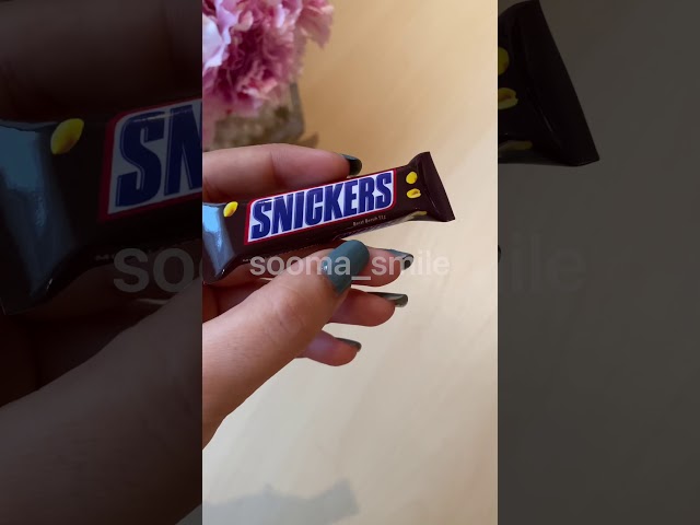 مغناطيس شوكولاتة سنيكرز