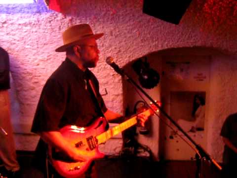 Larry Garner Band live at Muddys Club, Weinheim