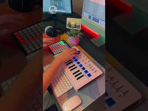 Billie Jean - Michael Jackson // Live Looping (Arturia MiniLab 3, Novation Launchpad & Ableton)