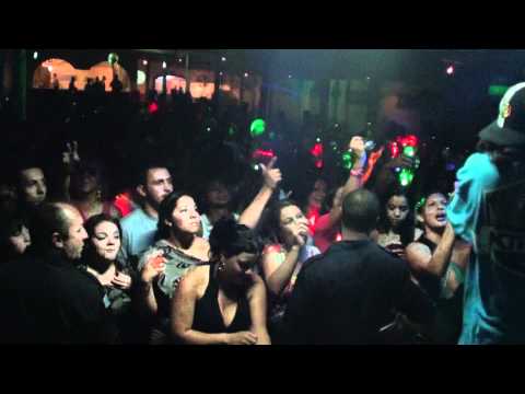 YURI BH AO VIVO EM SÃO JOÃO DEL REI - SIRENE DA ESCOLA-DIA 09/12/2011