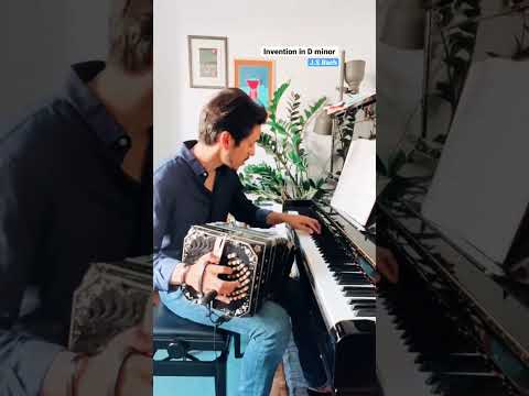 Bach on Two Instruments (👉🏽At the same time 😮) #classicalmusic #bach #bandoneon #accordion #piano