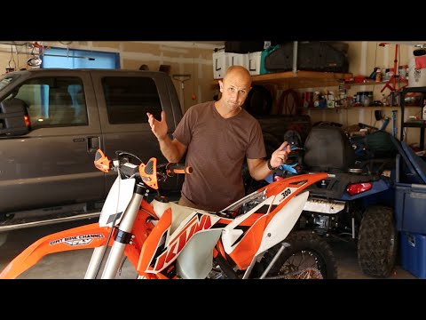 Warming Up a 2 Stroke Dirt Bike